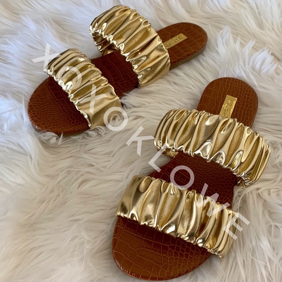 Gold Metallic Double Band Scrunch Sandal - Picture 4 of 13